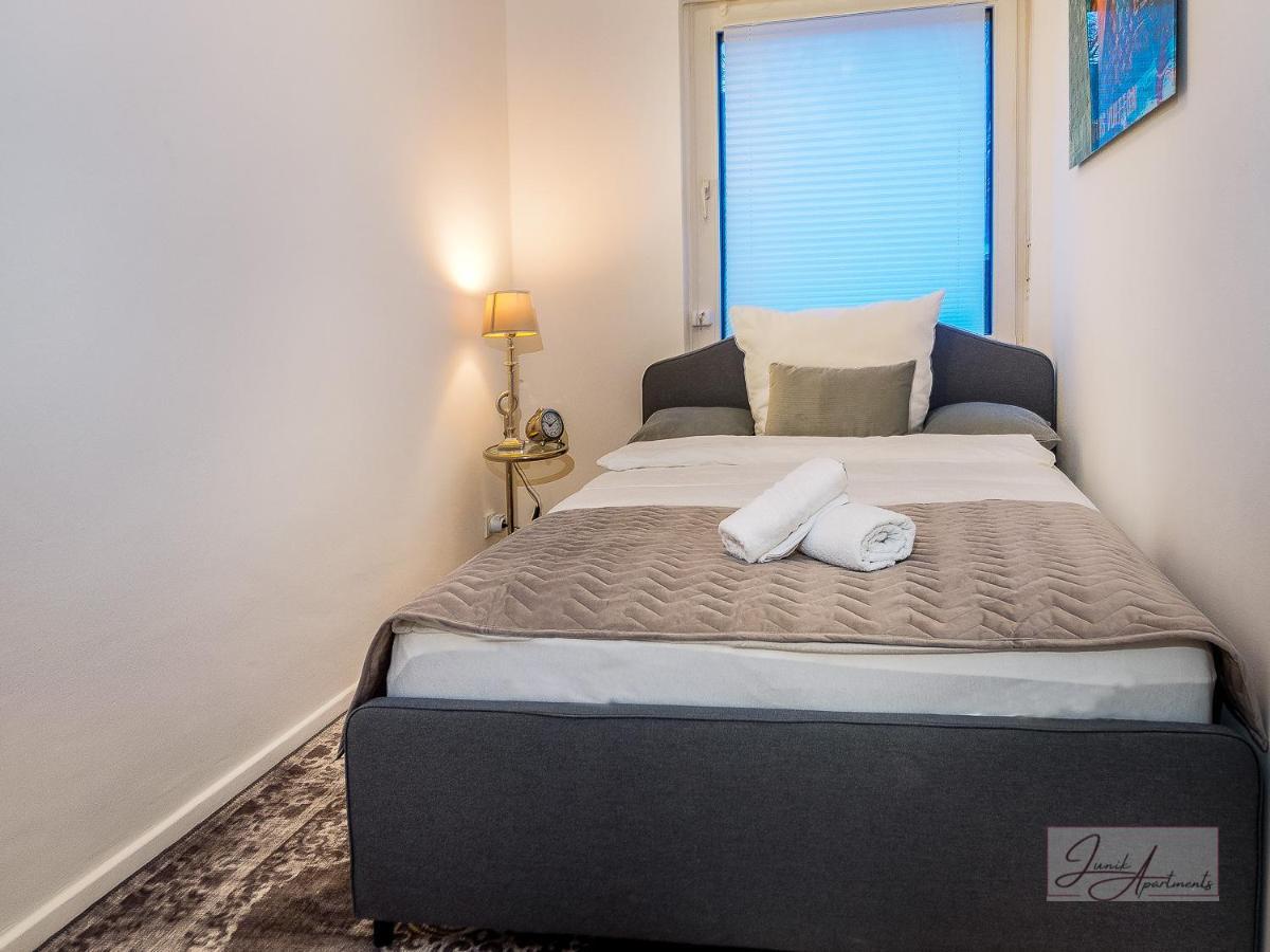 Gemuetliche & Individuelle Ferienwohnungen In Krefeld - Junik Apartments Εξωτερικό φωτογραφία