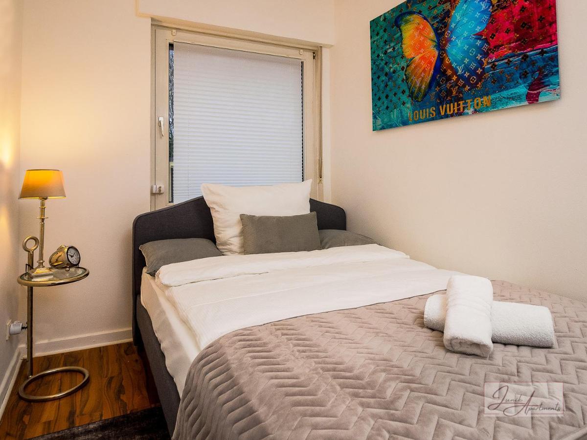 Gemuetliche & Individuelle Ferienwohnungen In Krefeld - Junik Apartments Εξωτερικό φωτογραφία