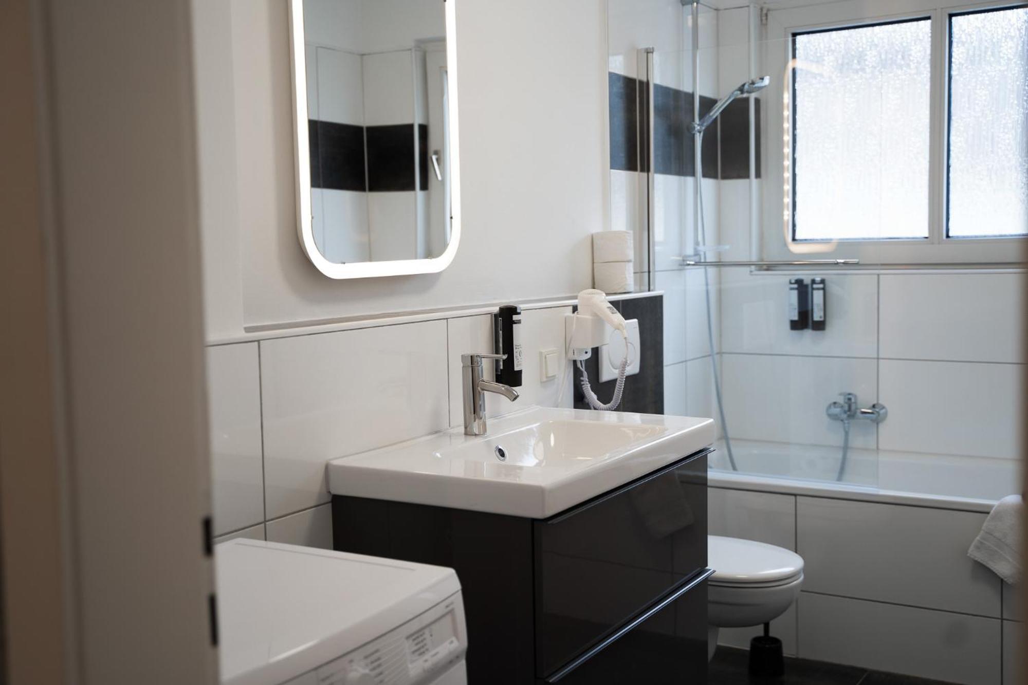 Gemuetliche & Individuelle Ferienwohnungen In Krefeld - Junik Apartments Εξωτερικό φωτογραφία