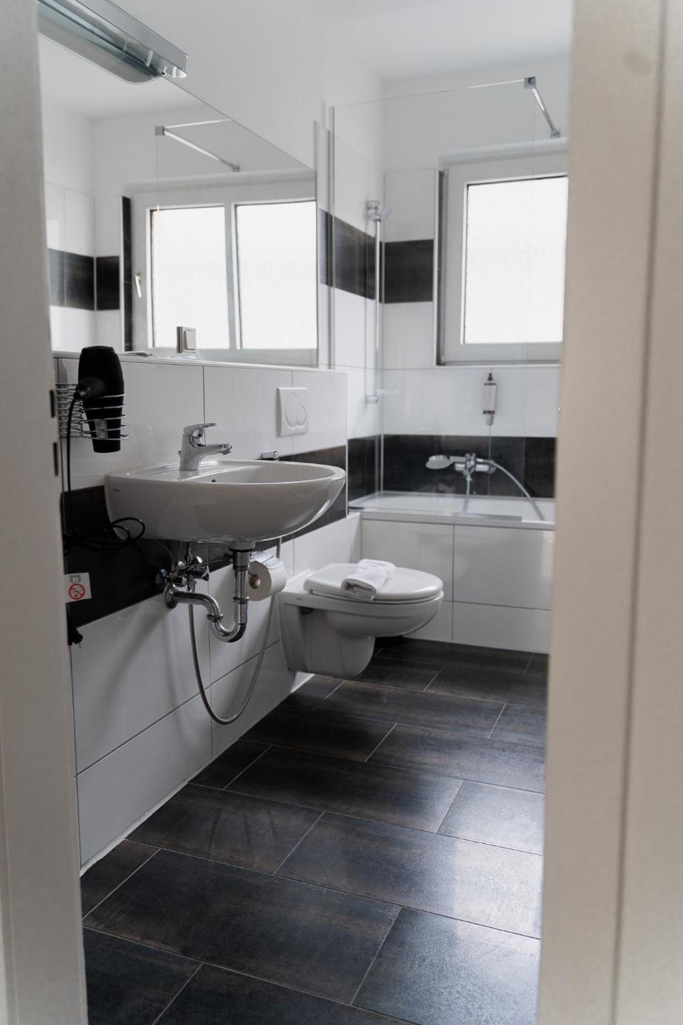 Gemuetliche & Individuelle Ferienwohnungen In Krefeld - Junik Apartments Δωμάτιο φωτογραφία