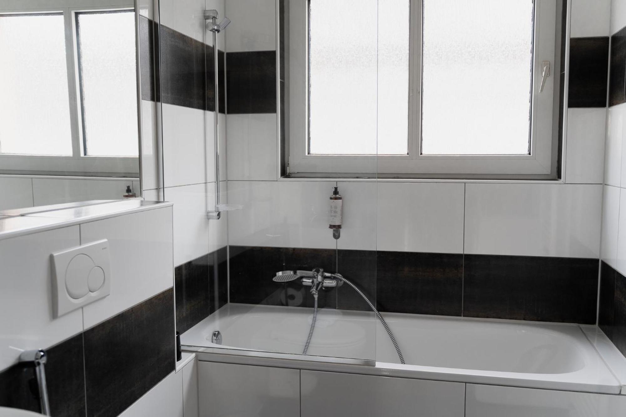 Gemuetliche & Individuelle Ferienwohnungen In Krefeld - Junik Apartments Δωμάτιο φωτογραφία